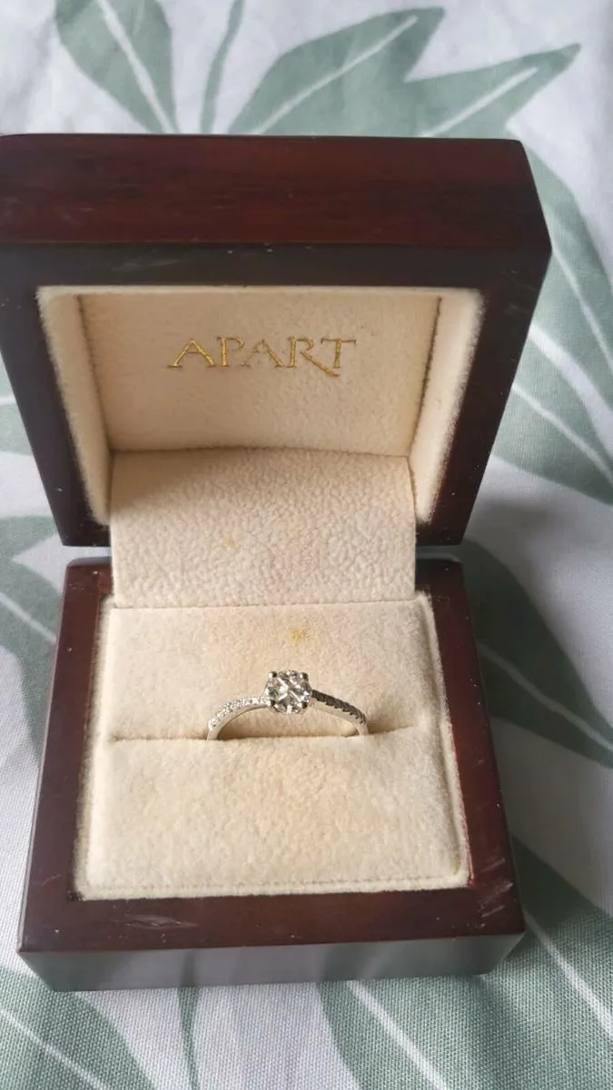 Diamond  ring - Image 1