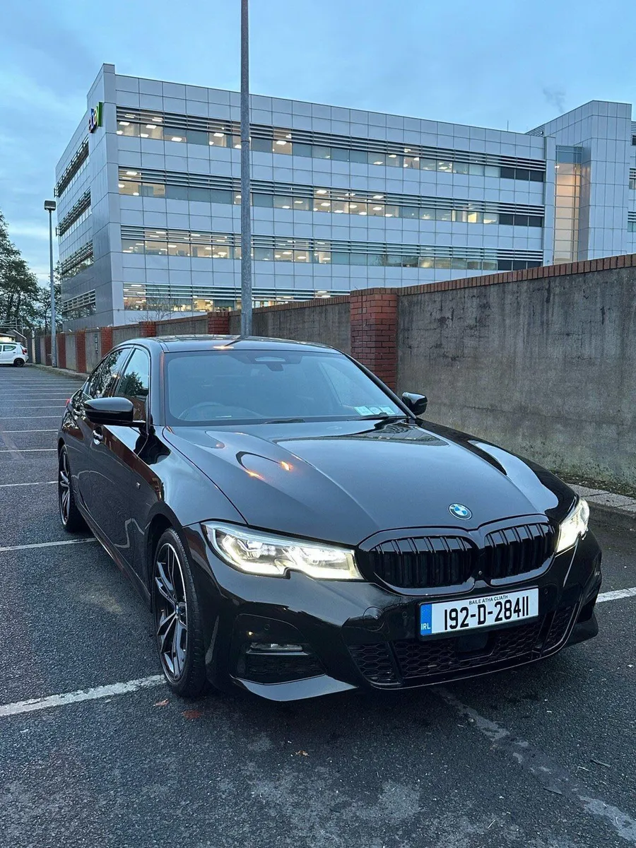 BMW 330 - Image 2