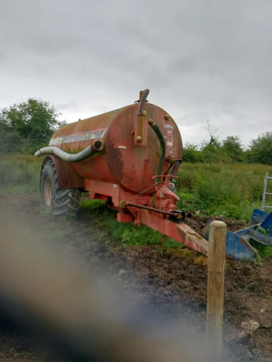 Vacuum tank - Image 1