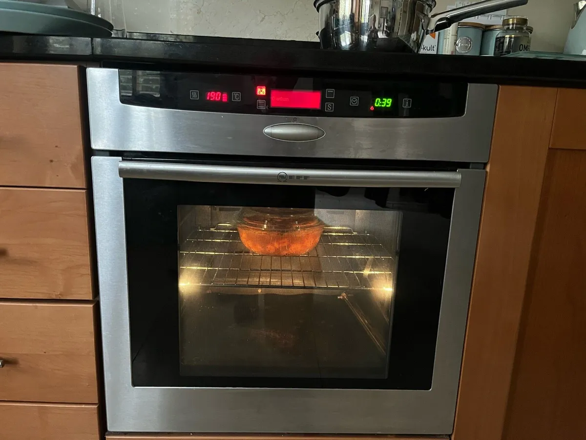 Neff single oven with Circotherm - Image 3