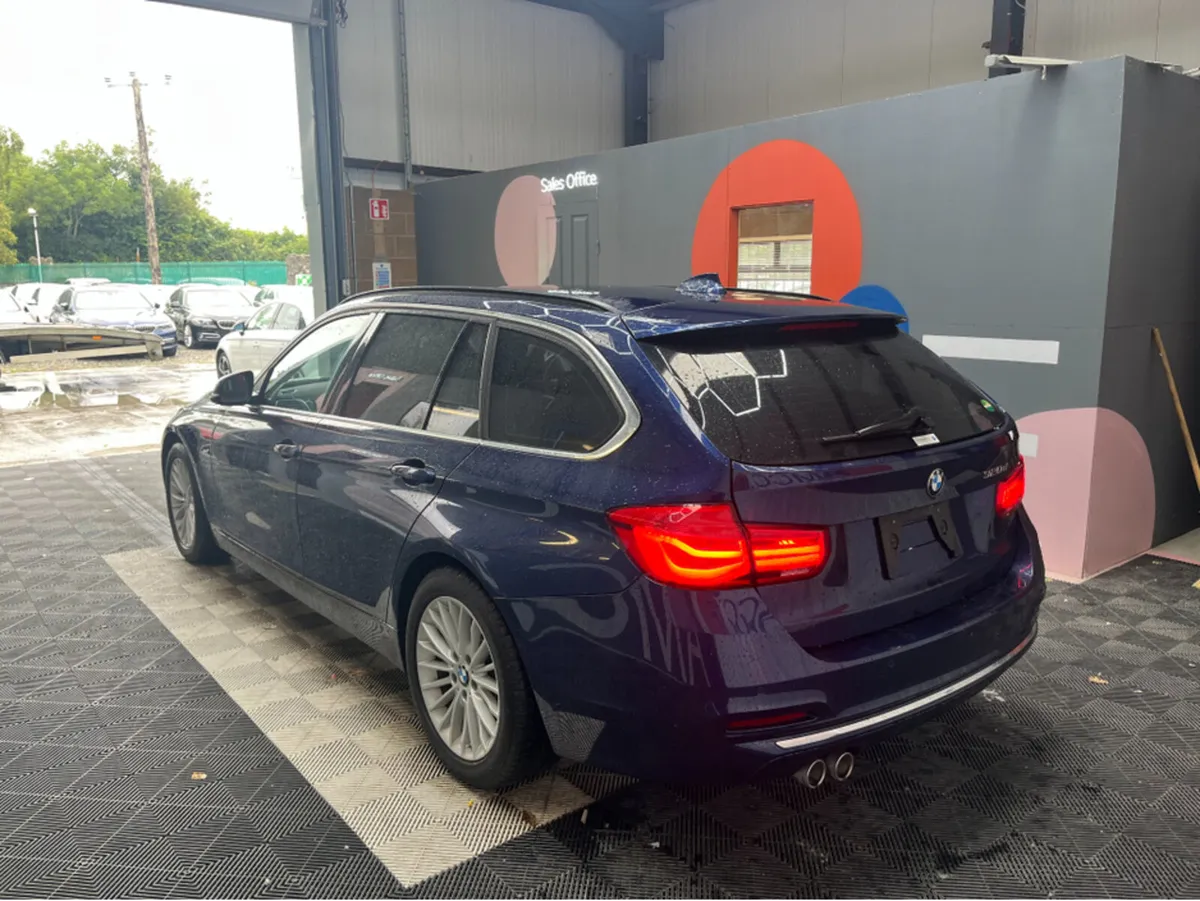 BMW 3-Series 320D TOURING / 108k KMs / HEATED SEAT - Image 4
