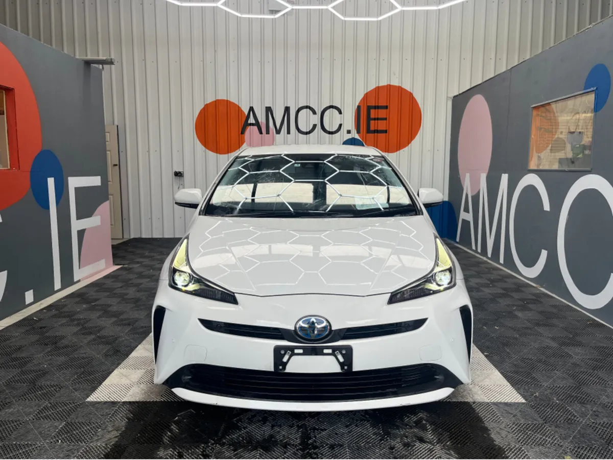 Toyota Prius 1.8 HYBRID / 60k KMs / REVERSE CAMERA - Image 2