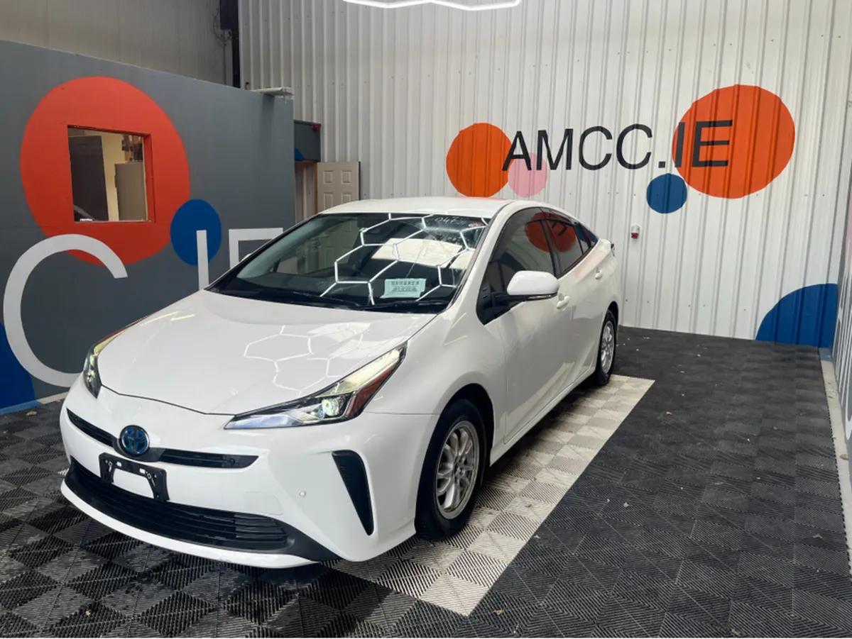 Toyota Prius 1.8 HYBRID / 60k KMs / REVERSE CAMERA - Image 3