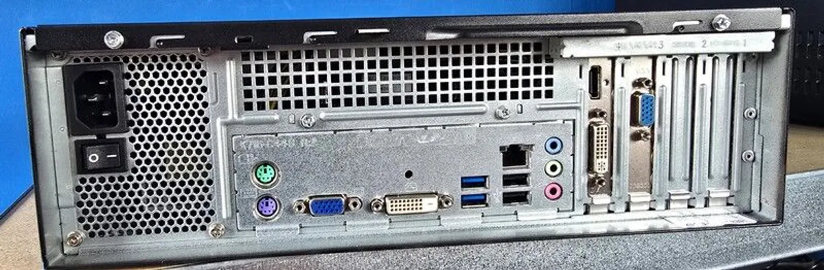 Fujitsu Esprimo E420 PC Workstation | Intel i3 | 8GB RAM | SSD | Wi Fi | Win 10 Pro - Image 2