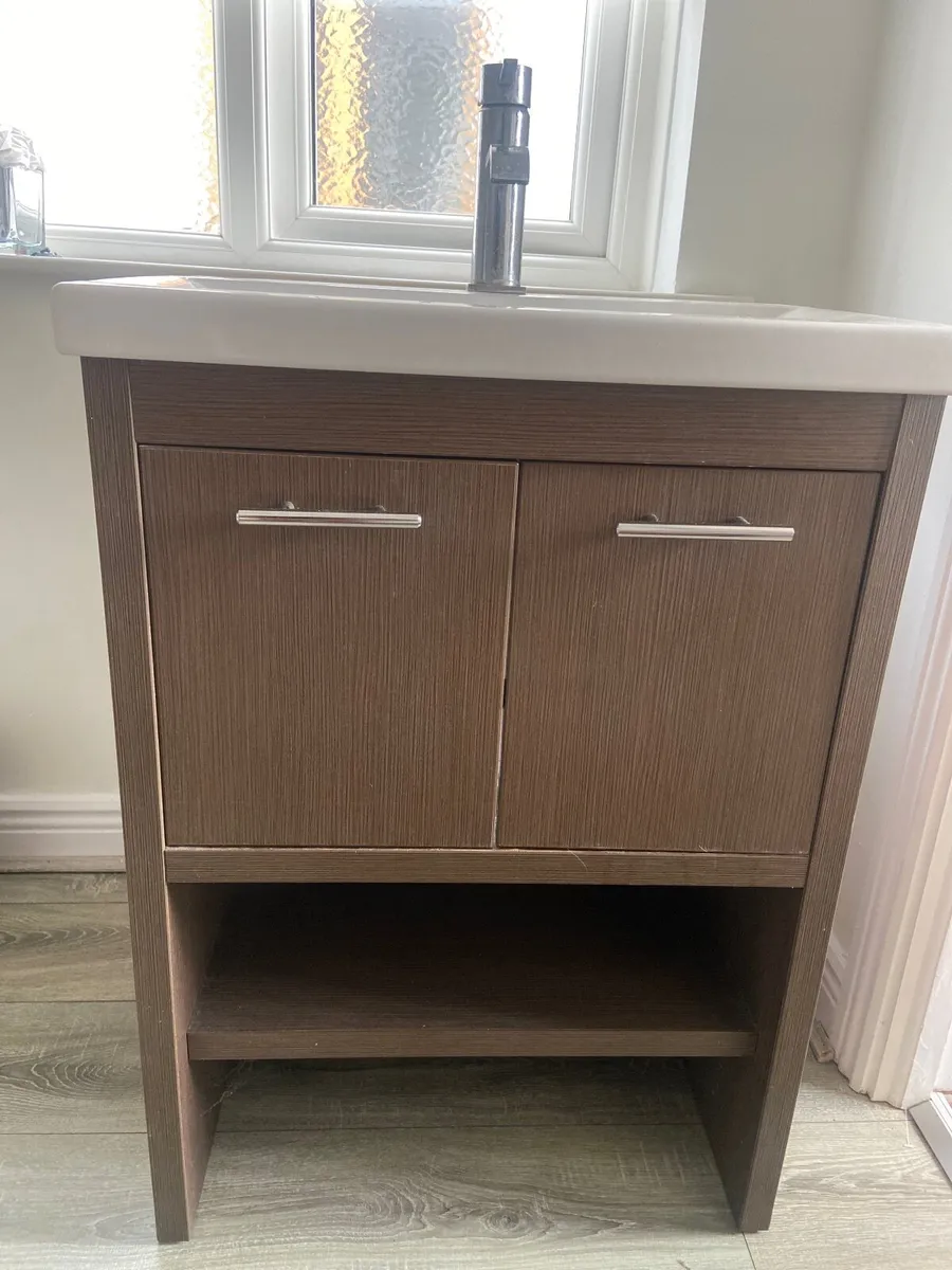Bathroom vanity unit - Image 1