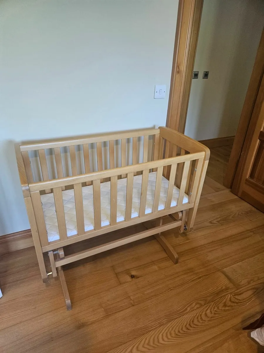 Cot - Image 1