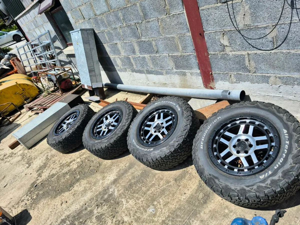 Kmc jeep alloys - Image 1