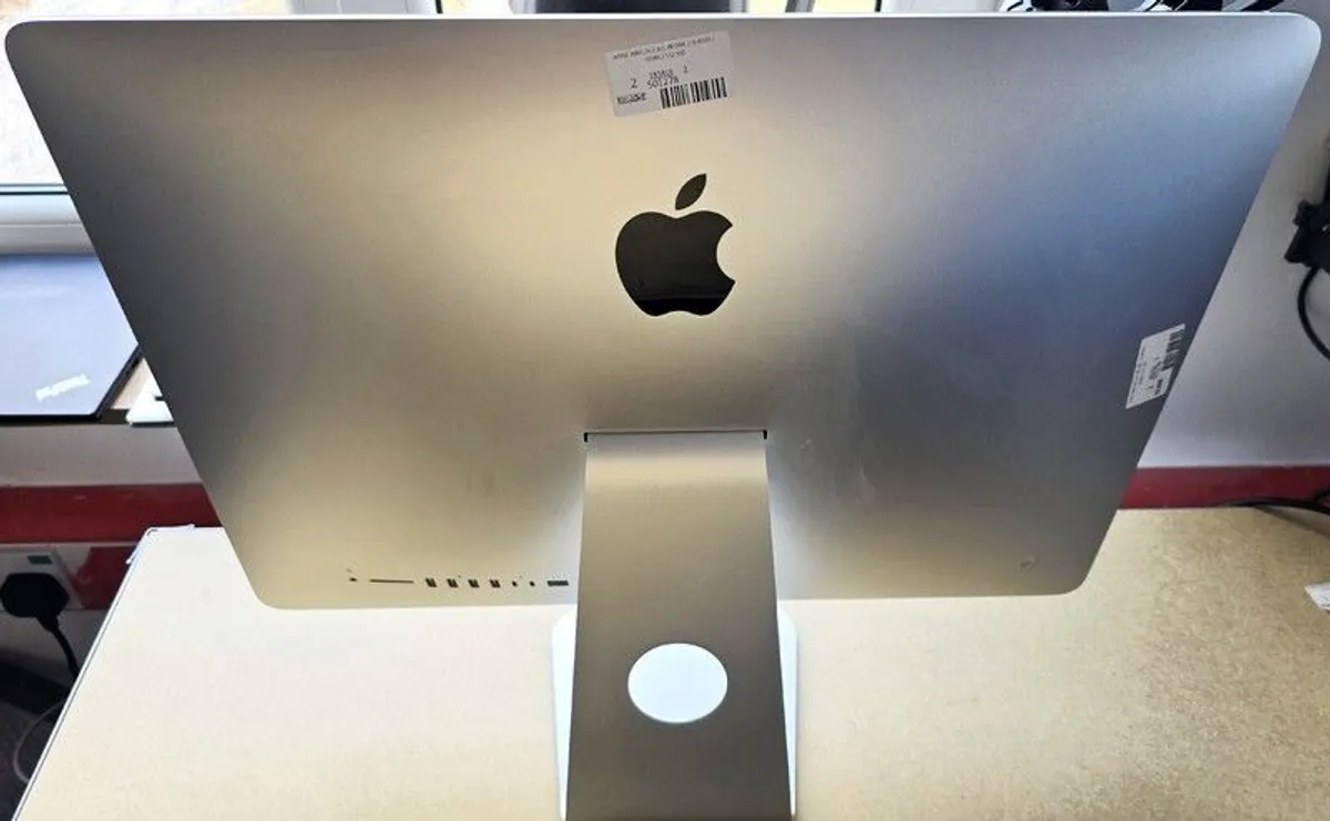 Apple Imac 4k 2019 | 21.5" | I3-8100 | 16gb Ram | 512 Ssd - Image 2