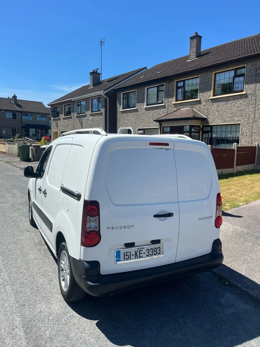 Van - Image 2