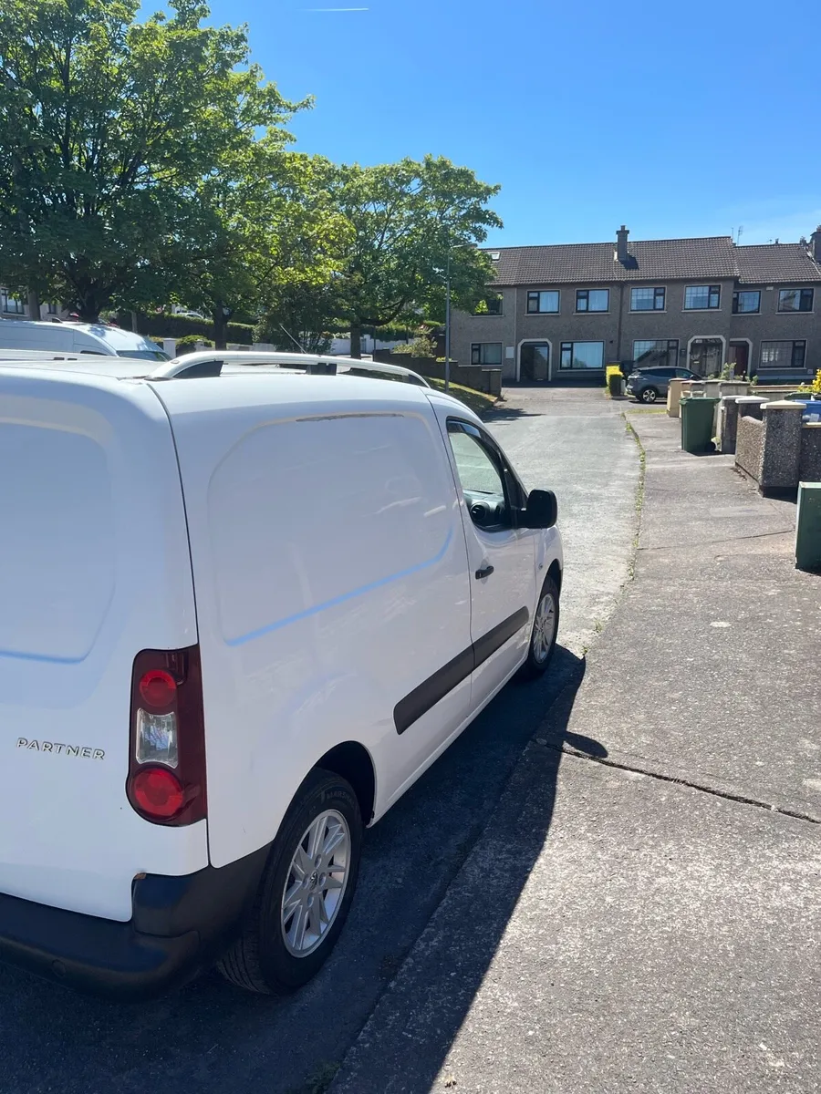 Van - Image 3