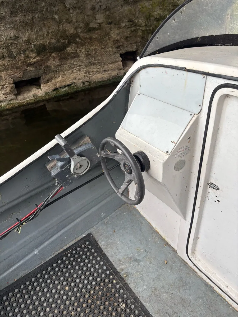 Shetland 535 motor boat - Image 3