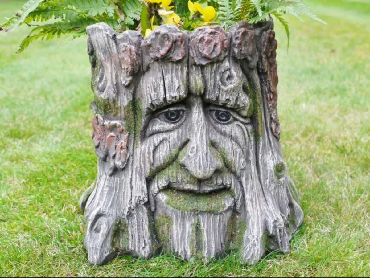 Tree Stump Planter – D4673