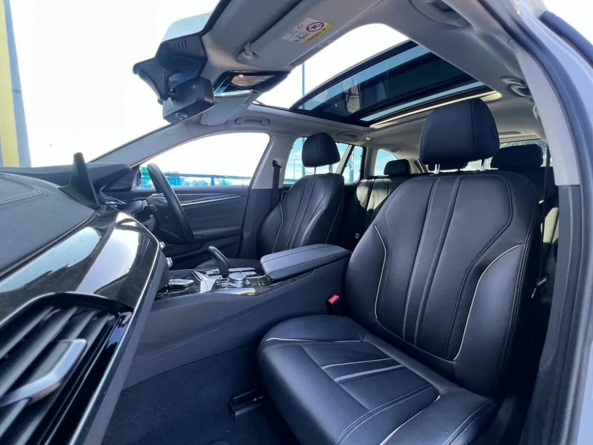 BMW 5-Series 523d LUXURY-LINE TOURING 2.0 AUTO ** - Image 2