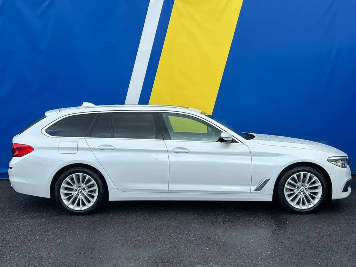 BMW 5-Series 523d LUXURY-LINE TOURING 2.0 AUTO ** - Image 4