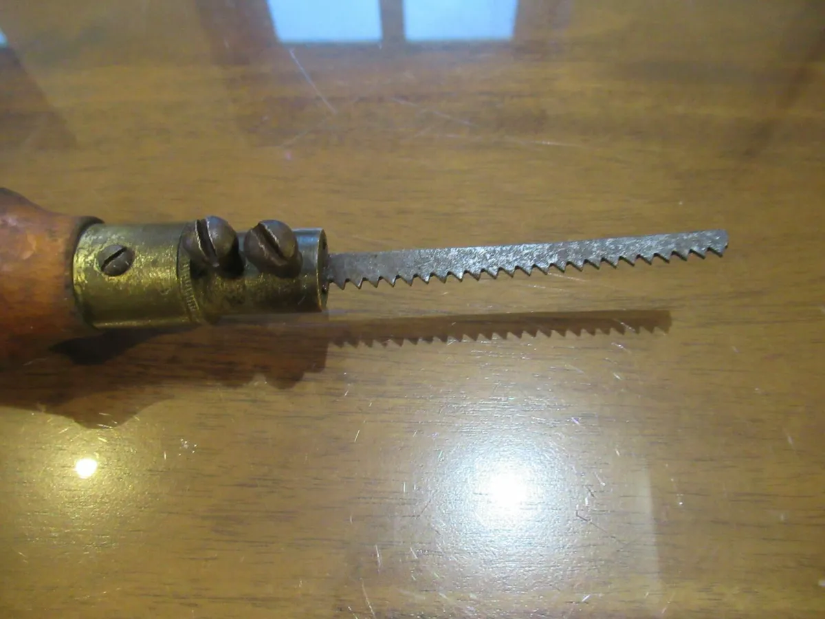 tools Antique Vintage carpenter Keyhole Saw brass - Image 2