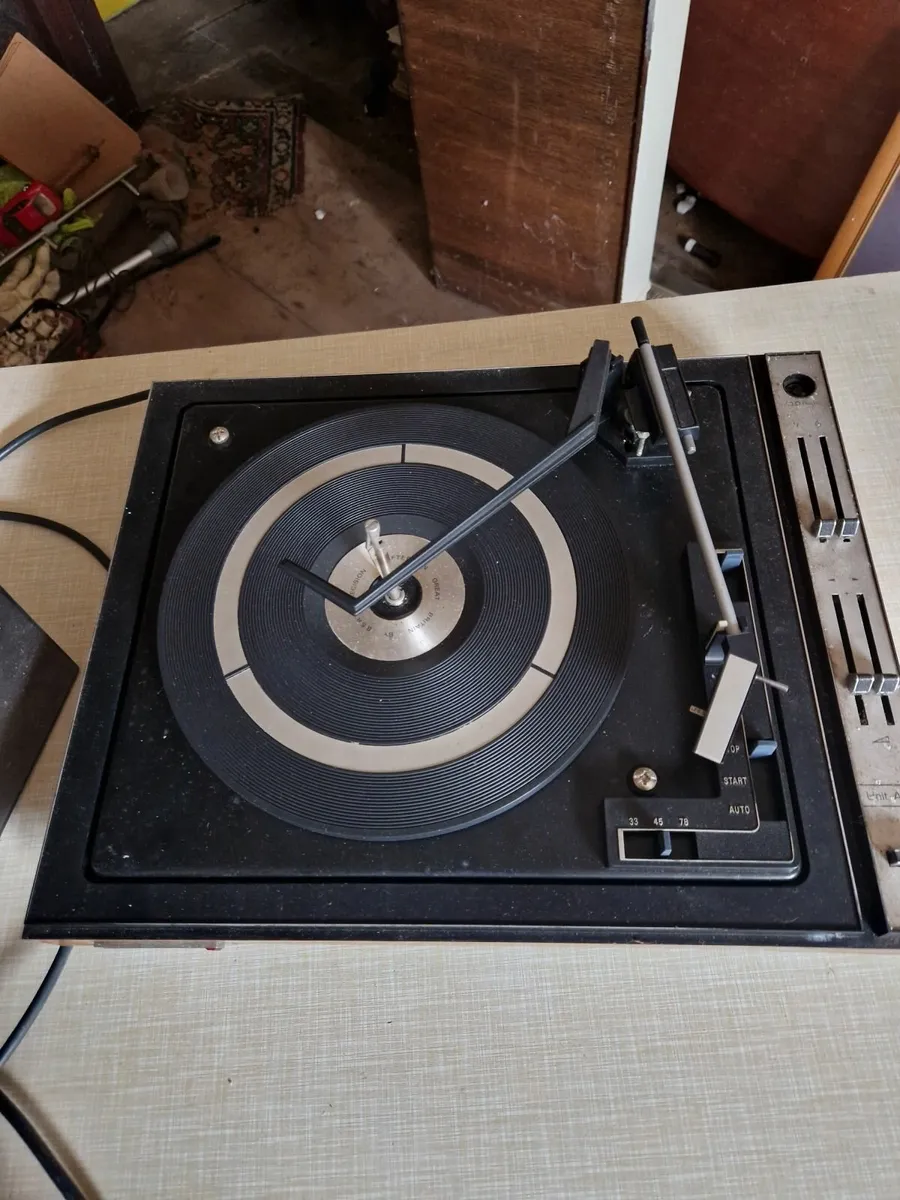 Vintage Retro Record Player - Image 2