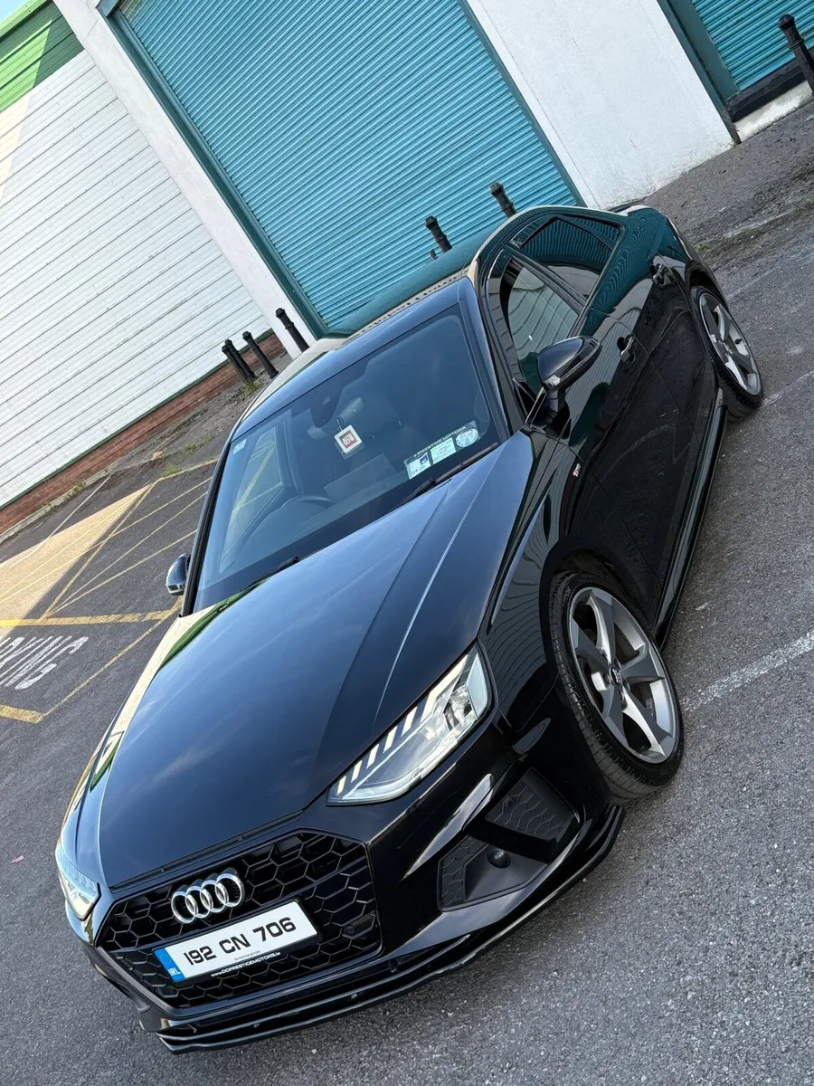Audi A4 S-Line Black Edition - Image 2