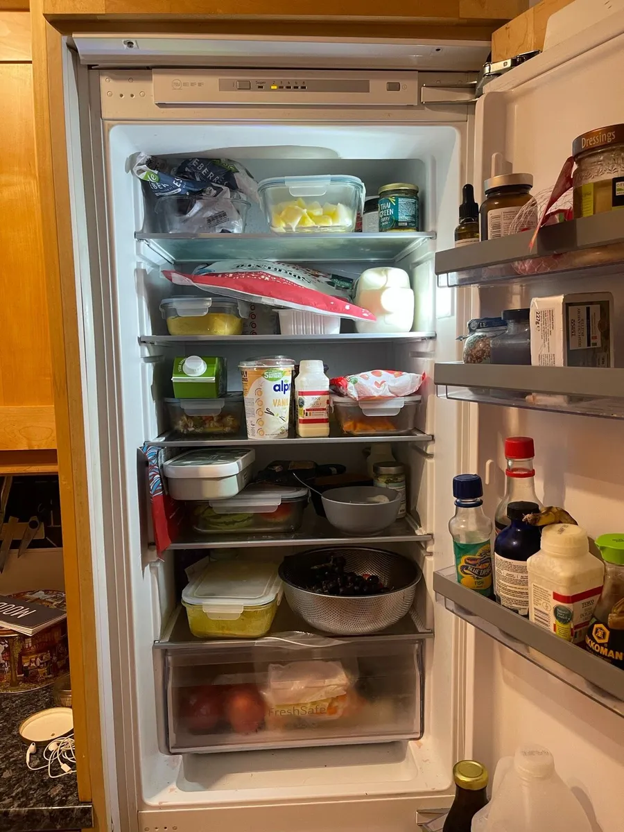 Neff Integrated fridge freezer - Image 4