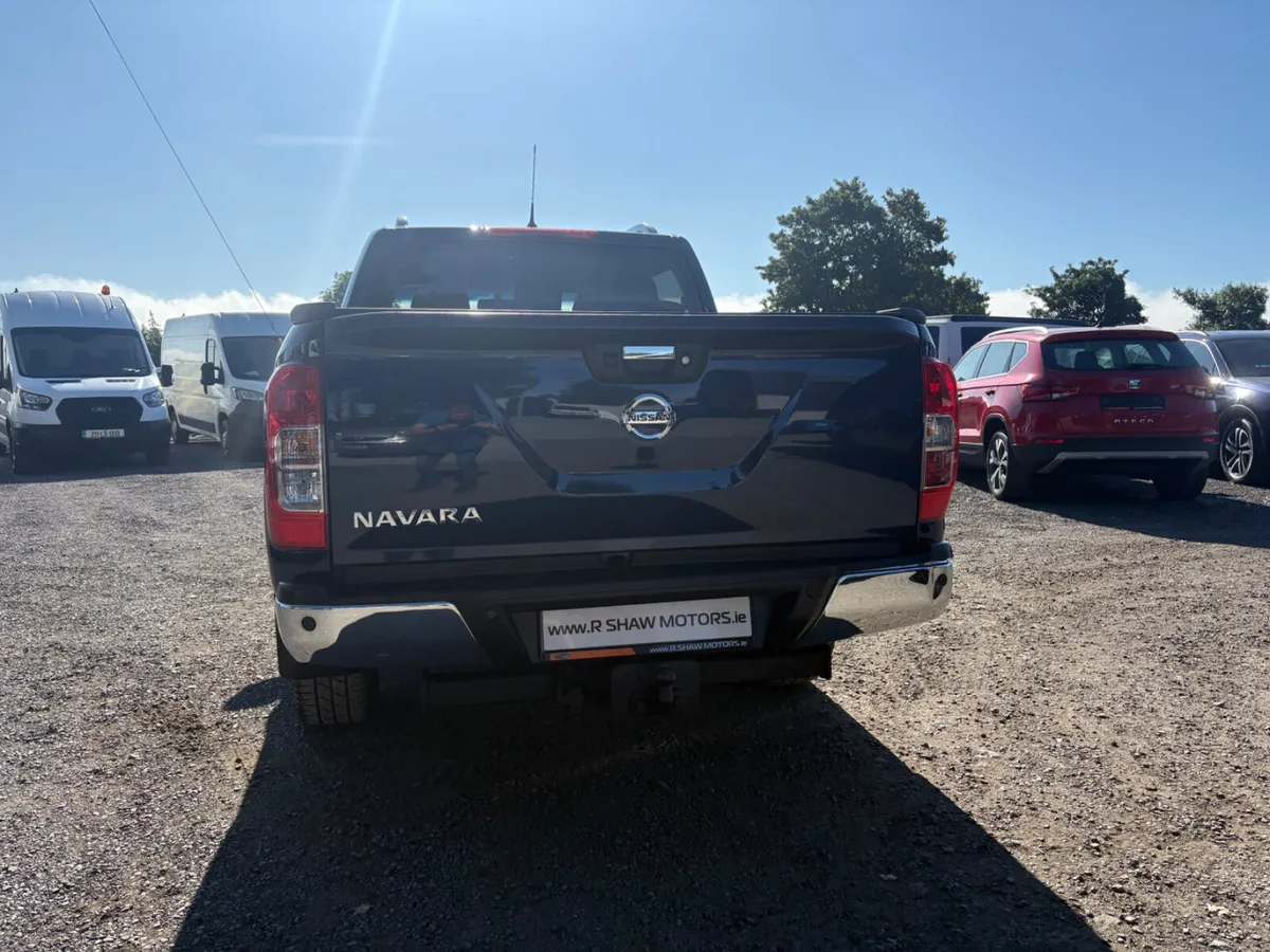 Nissan Navara Tekna - Image 3