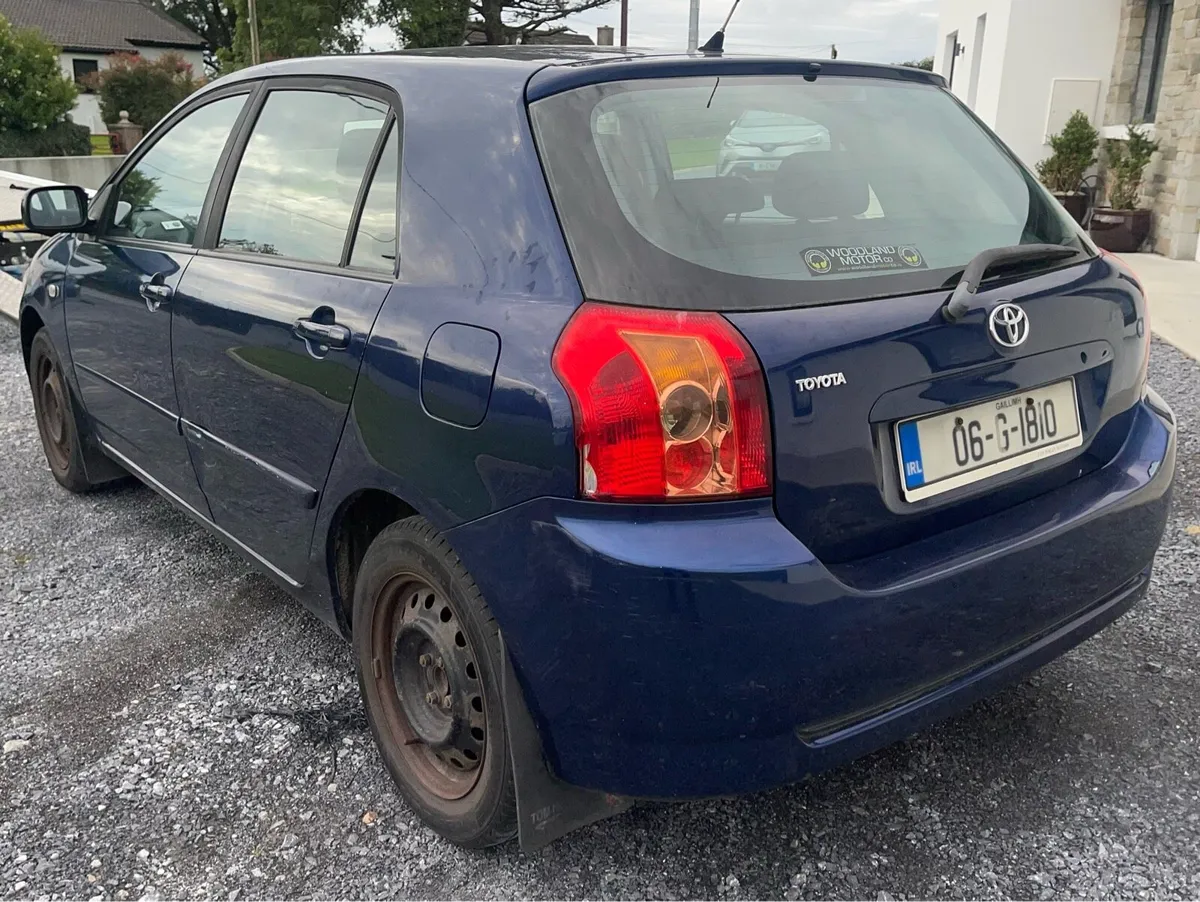 2006 Toyota Corolla - Image 2