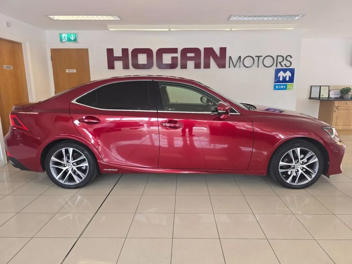 Lexus IS 300h Executive Edition Hybrid Automatic - Image 3