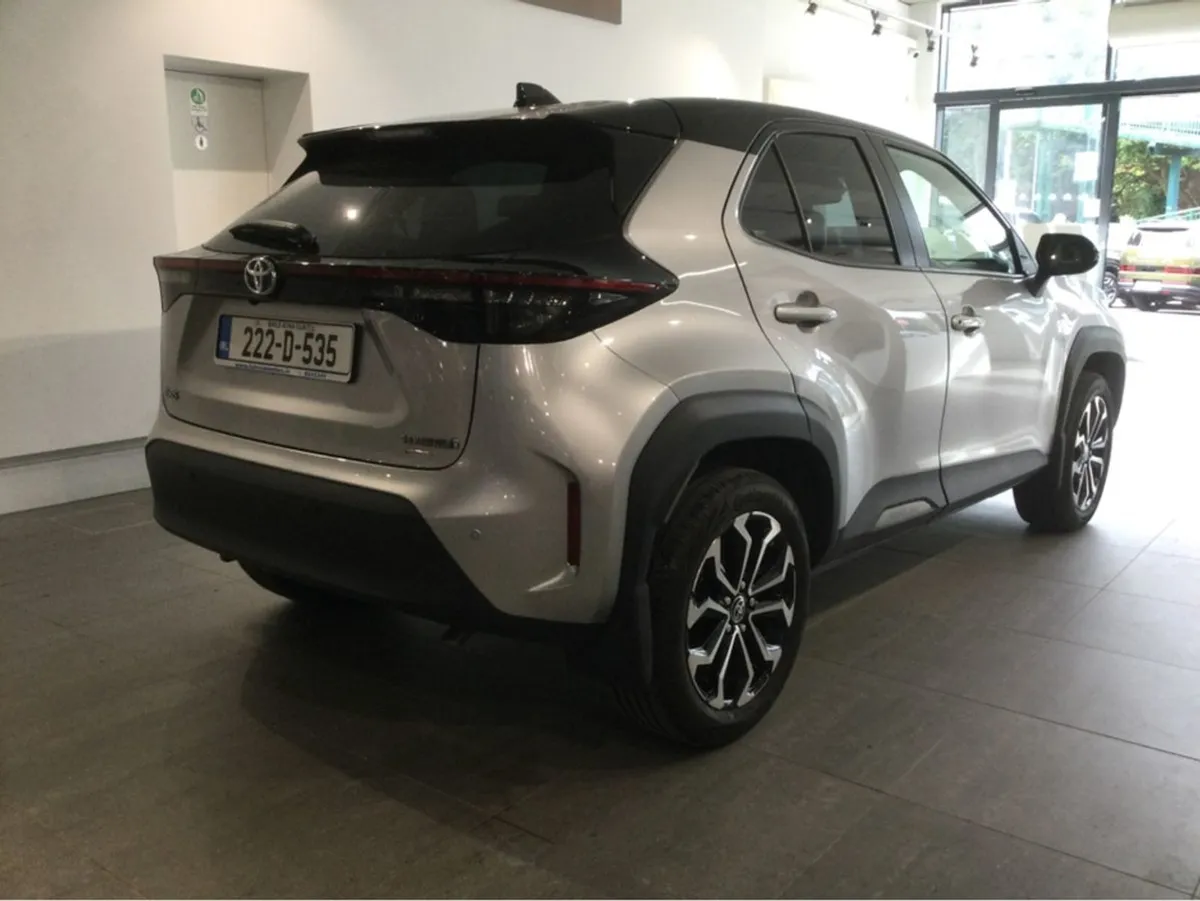 Toyota Yaris Cross Luna Sport Very Low KMS - Image 2