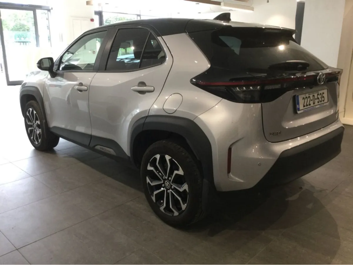 Toyota Yaris Cross Luna Sport Very Low KMS - Image 3