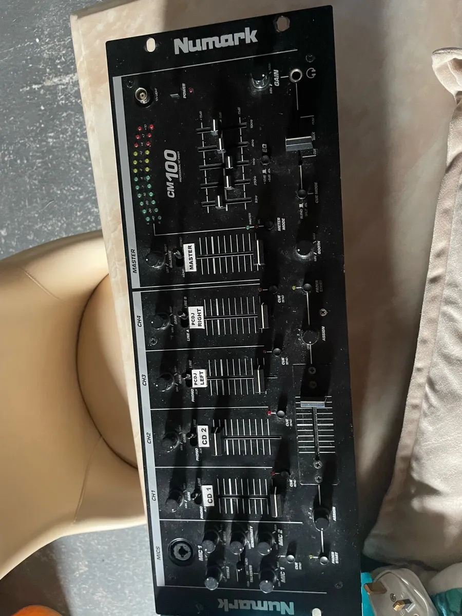 Numark DJ Mixer - Image 1