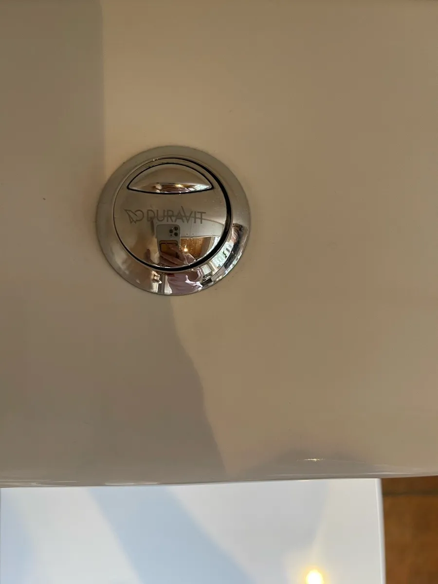Duravit toilet - Image 2