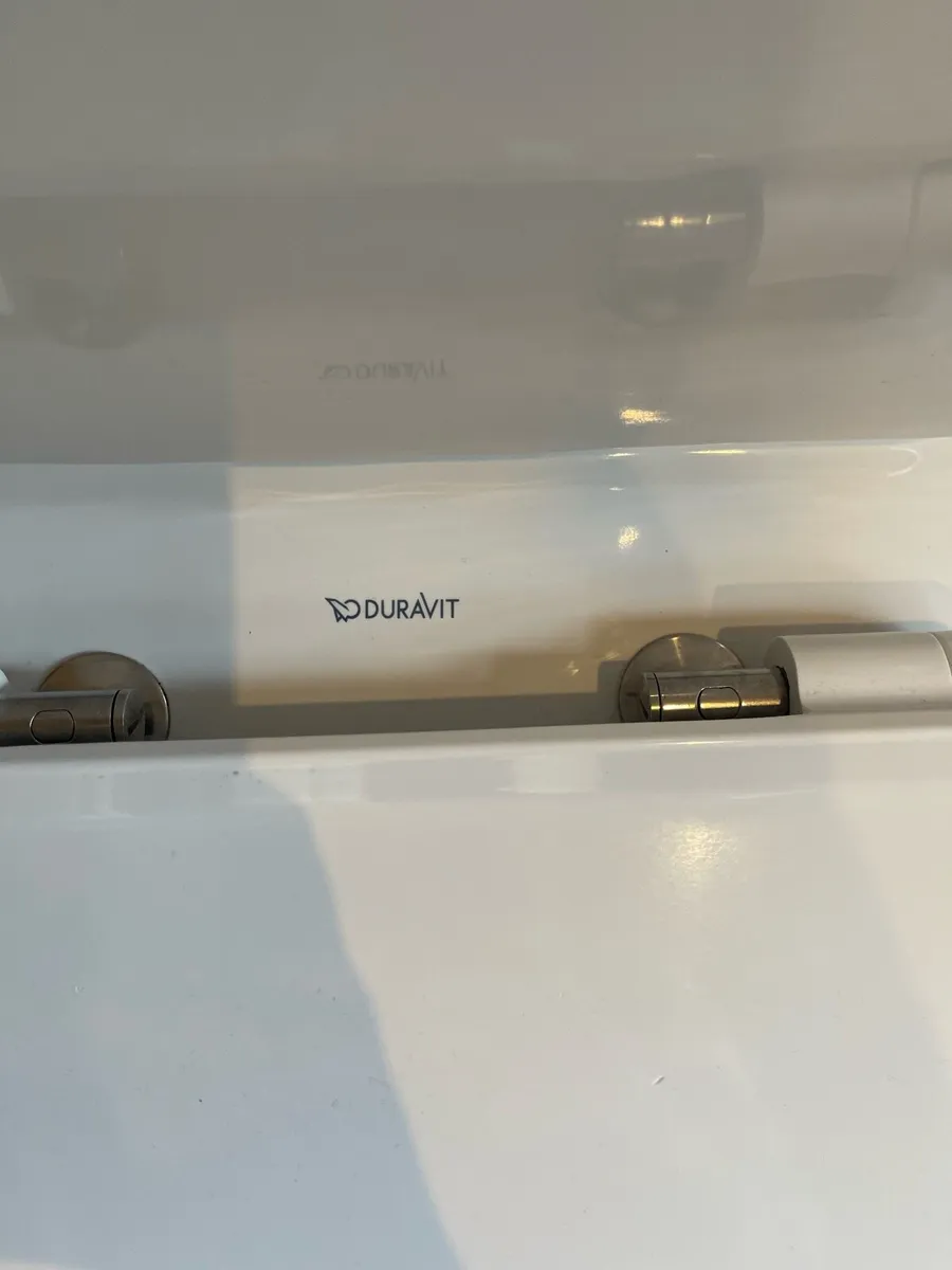 Duravit toilet - Image 3