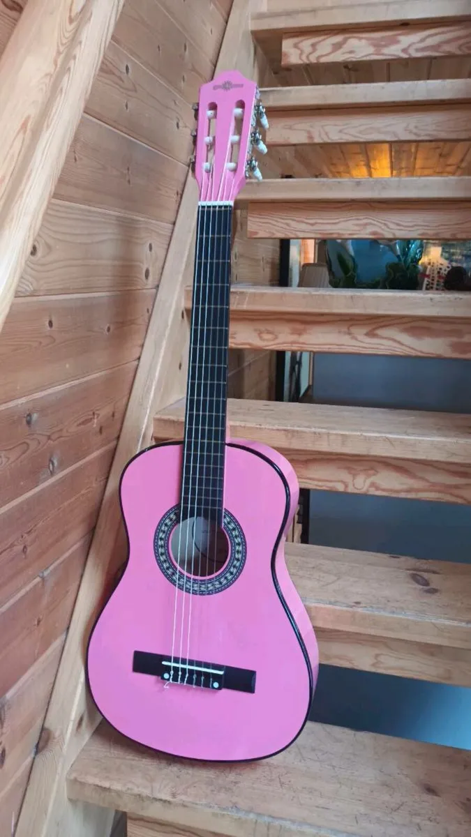 Gear4Music pink classical jnr guitar, D18 - Image 4