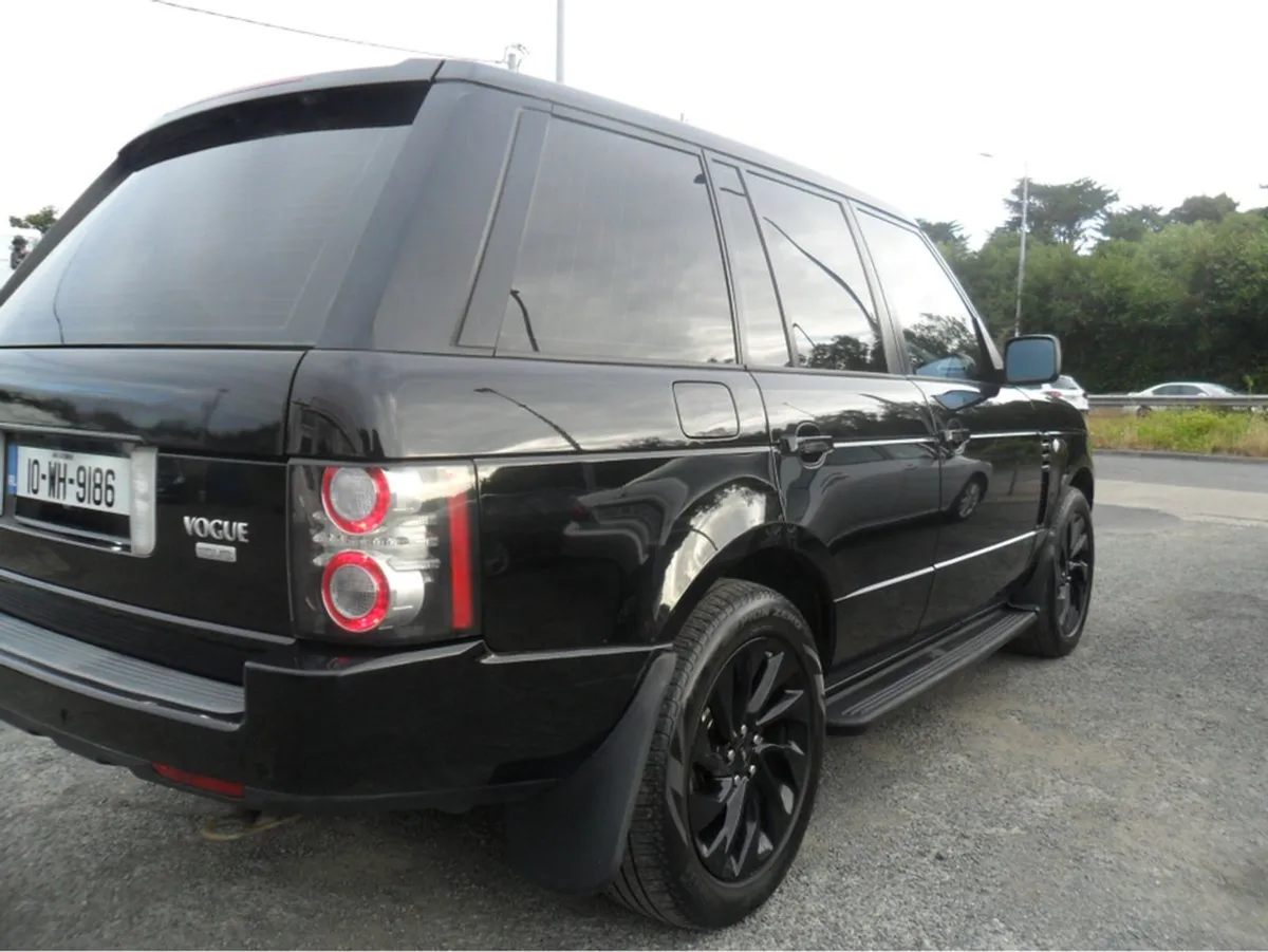 Land Rover Range Rover 3.6 Tdv8 Vogue 5DR Auto - Image 3