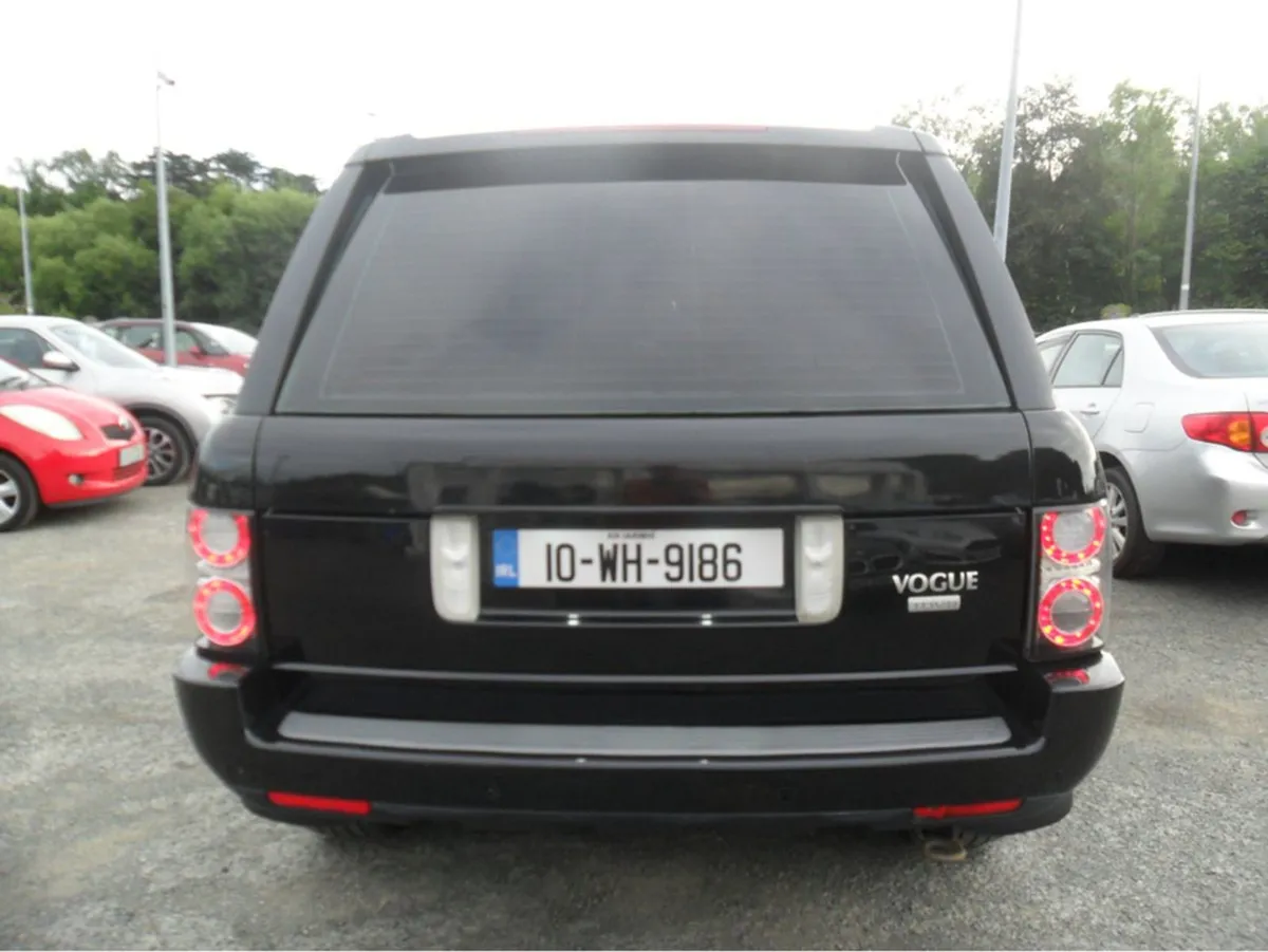 Land Rover Range Rover 3.6 Tdv8 Vogue 5DR Auto - Image 4
