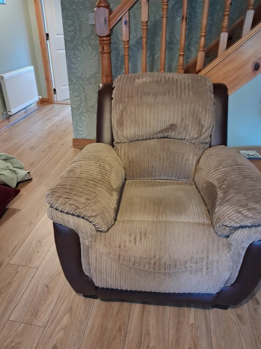 Suite of furniture - Image 2
