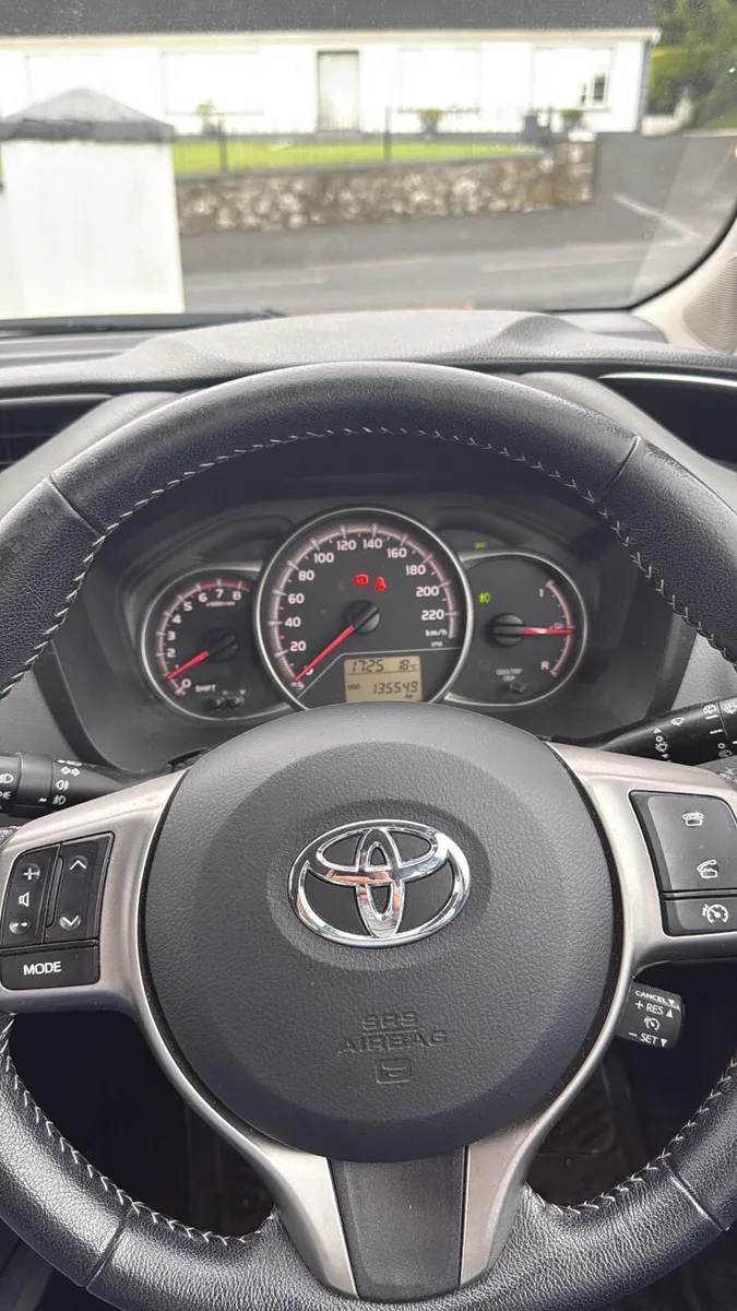 Toyota Yaris 2016 luna - Image 4
