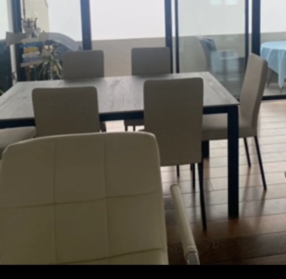 Italian table extends with melamine top & 6 chairs - Image 1