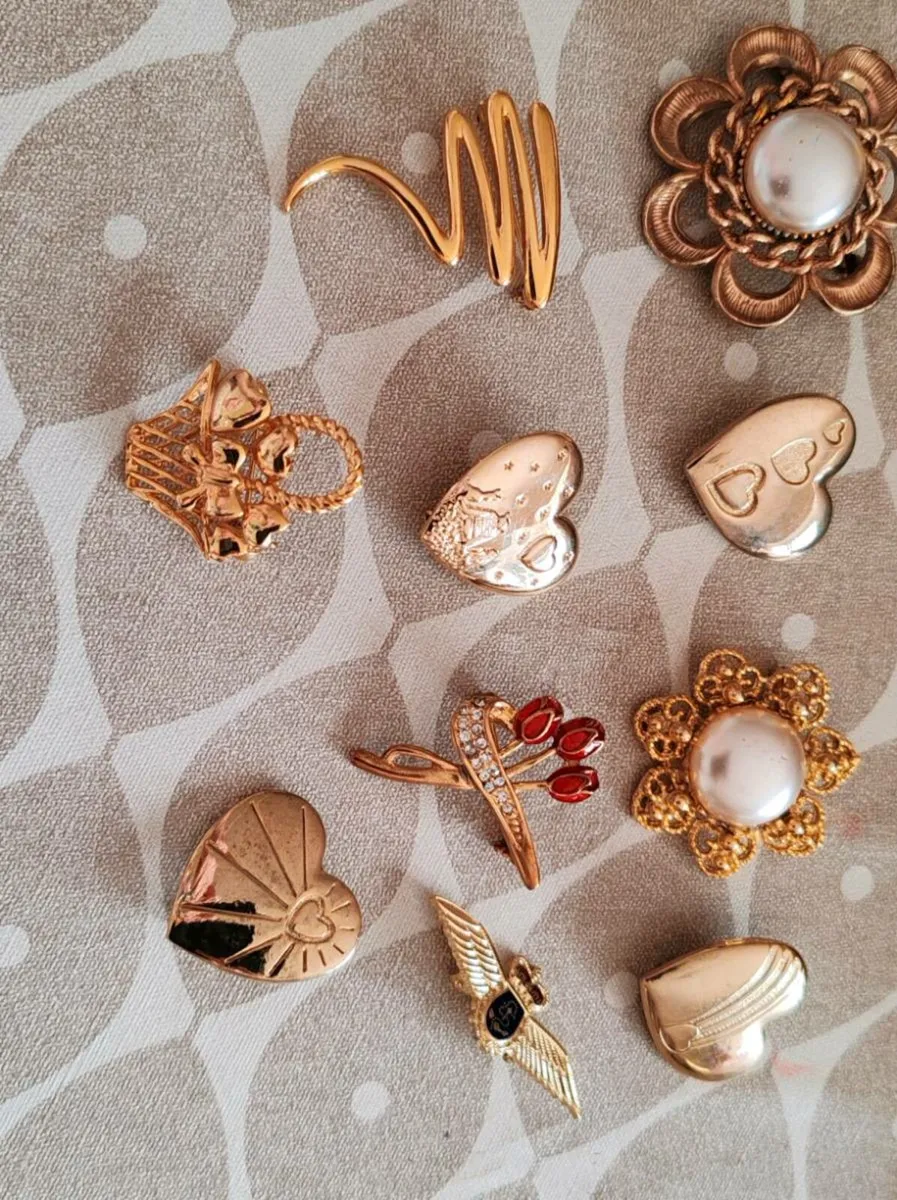 10 vintage brooches - Image 1