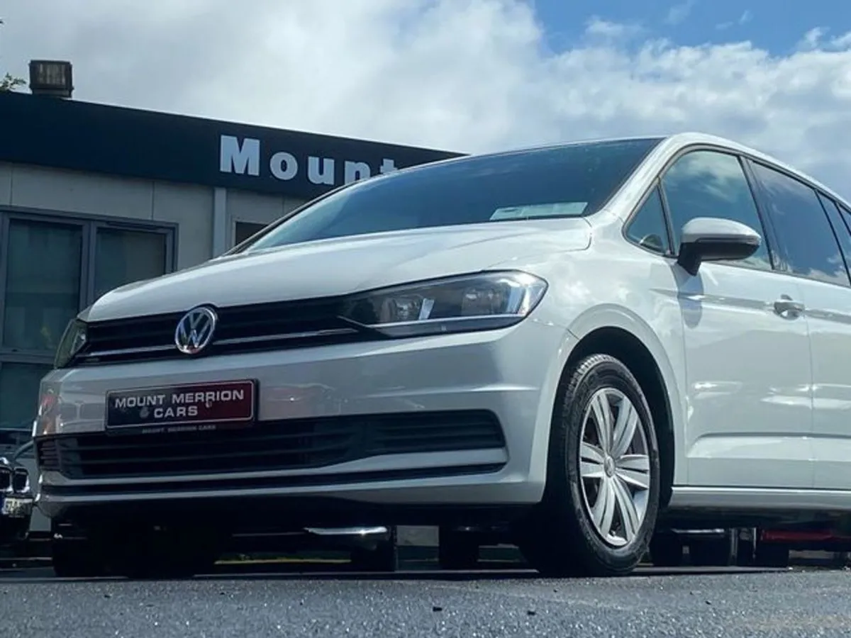 Volkswagen Touran Auto Low Mileage - Image 2