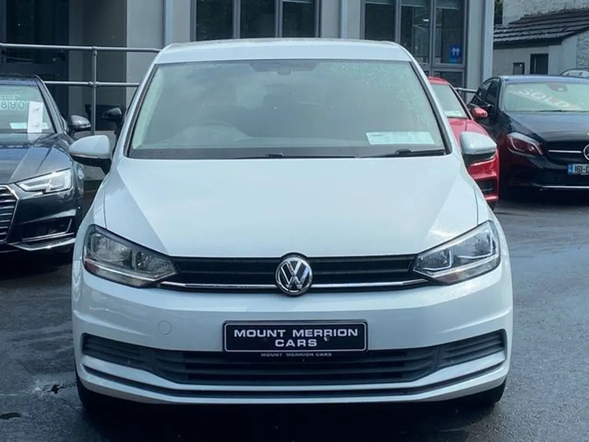 Volkswagen Touran Auto Low Mileage - Image 3