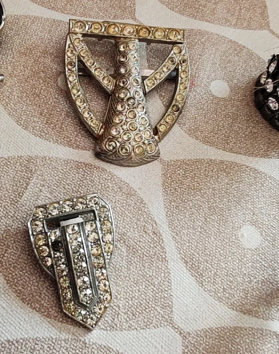 Retro dress clips, brooch etc - Image 2
