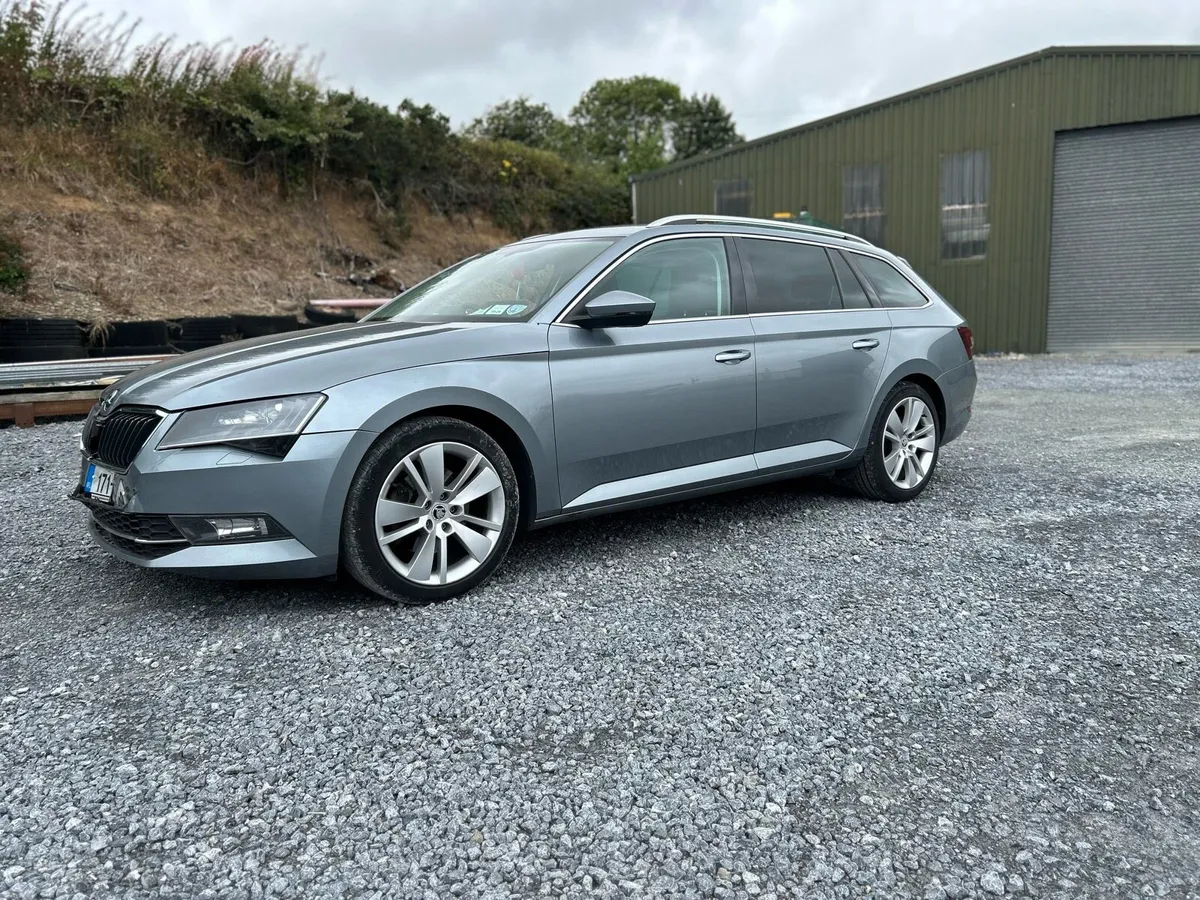 2017 Skoda. Superb 2.0 TDI - Image 1