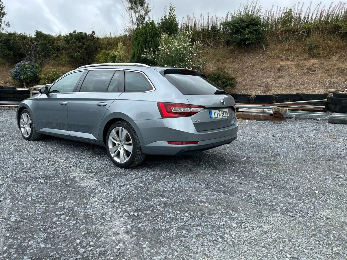 2017 Skoda. Superb 2.0 TDI - Image 4