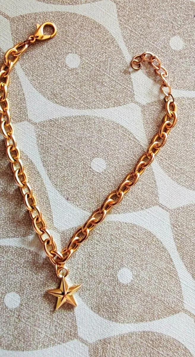 Goldtone star bracelet - Image 1
