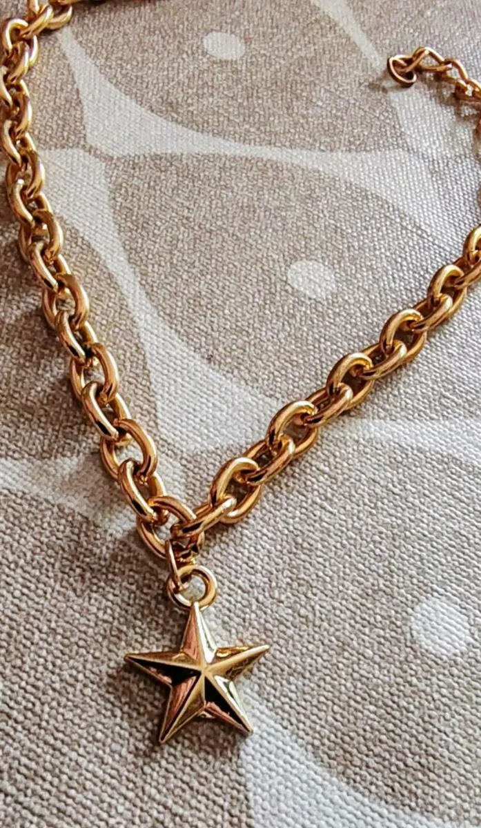 Goldtone star bracelet - Image 2