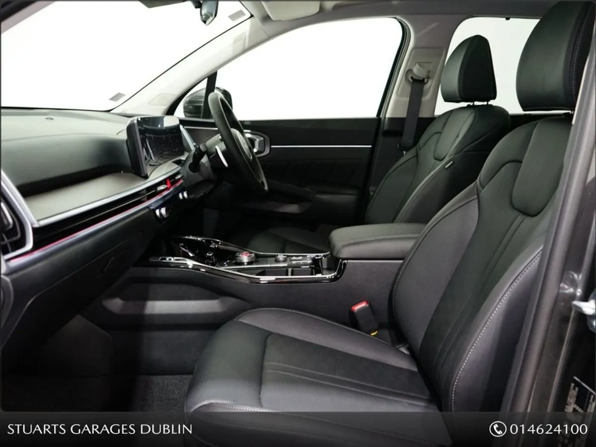 Kia Sorento Phev PE SEM 5DR Auto - Image 3