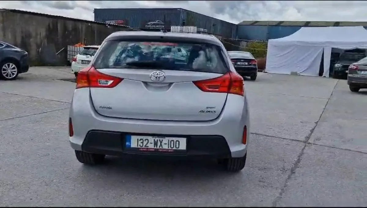 Toyota Auris 2013 - Image 1