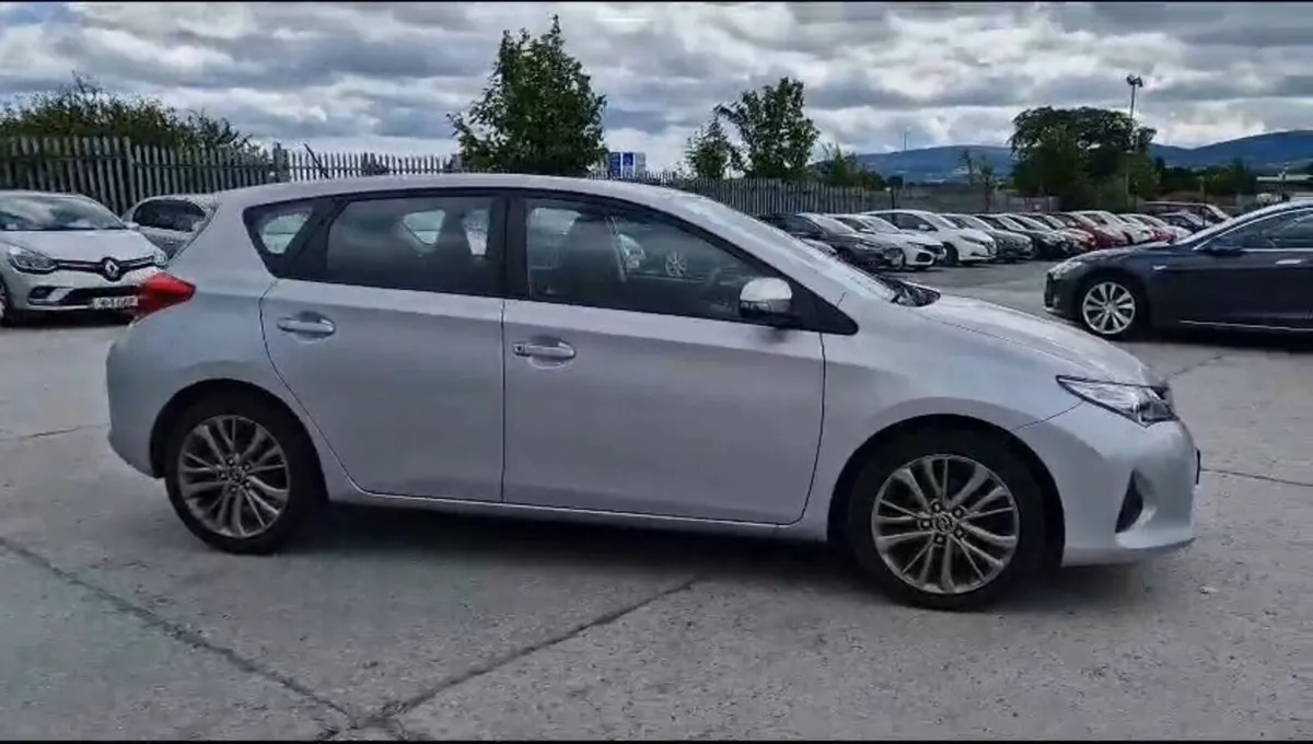 Toyota Auris 2013 - Image 3