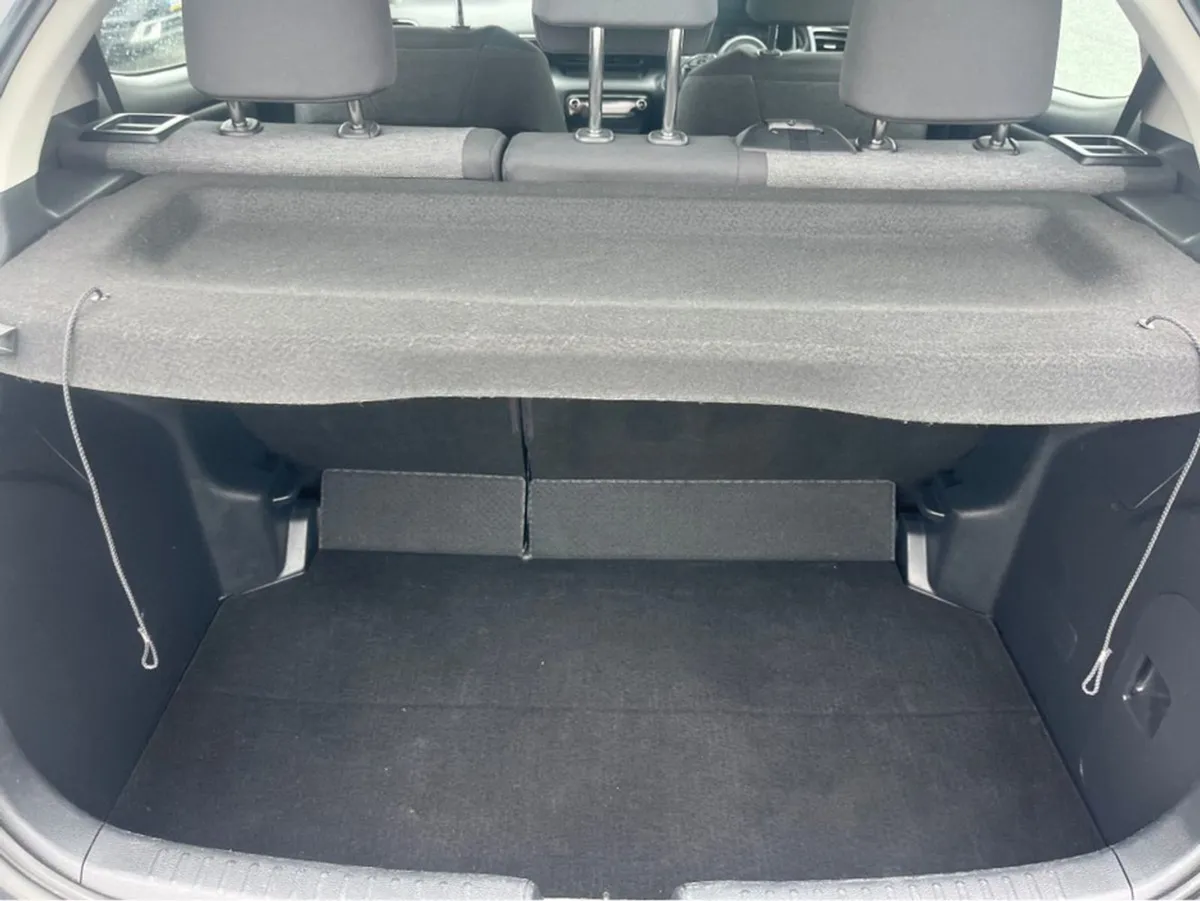 Toyota Yaris Hybrid Luna 4DR Auto - Image 4