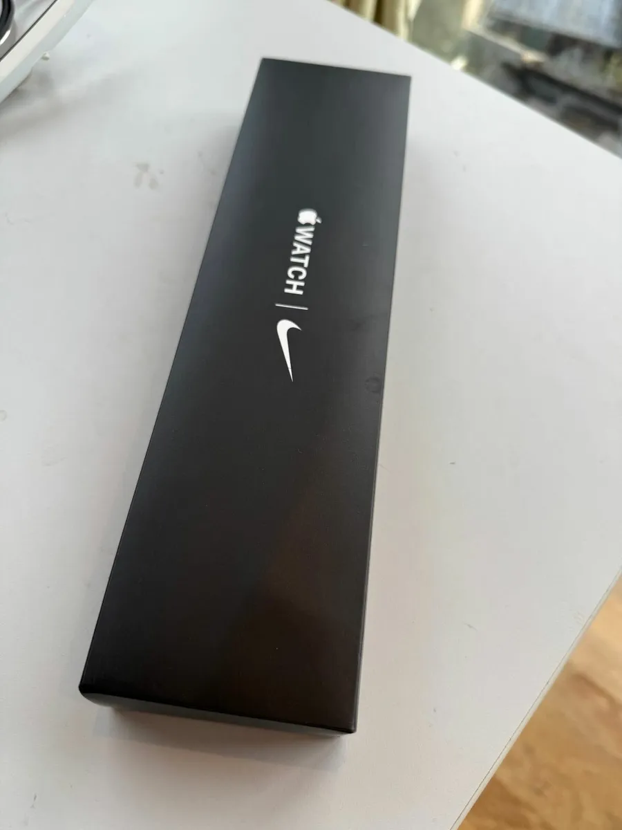Apple Watch SE 44 mm 1st Gen Nike (A2352) - Image 2