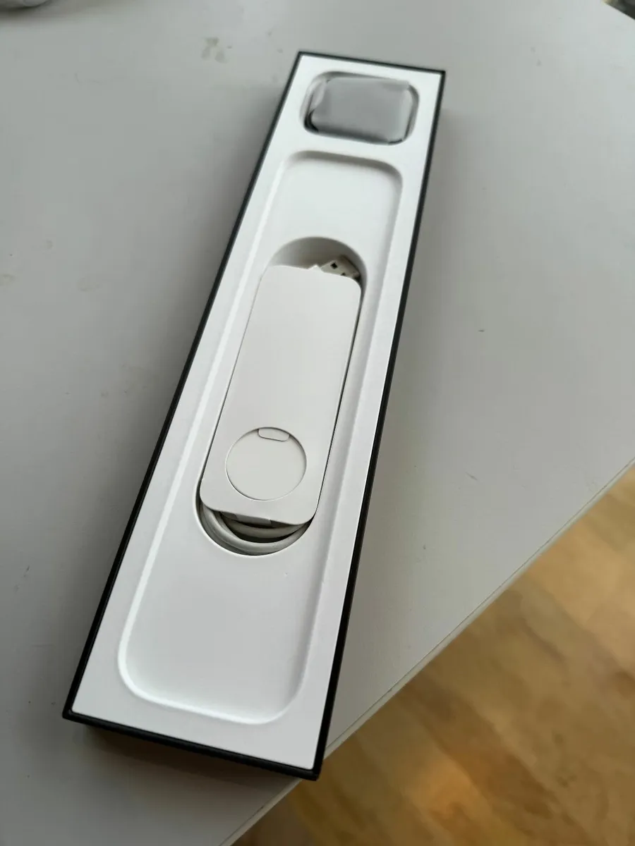 Apple Watch SE 44 mm 1st Gen Nike (A2352) - Image 4